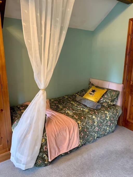 Holiday home Bronte Stables - Cozy Period House With Parking And Walled Garden