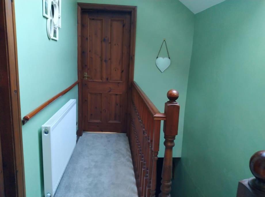 Bronte Stables - Cozy Period House With Parking And Walled Garden Thornton (West Yorkshire)