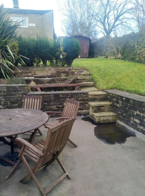 Holiday home Bronte Stables - Cozy Period House With Parking And Walled Garden *